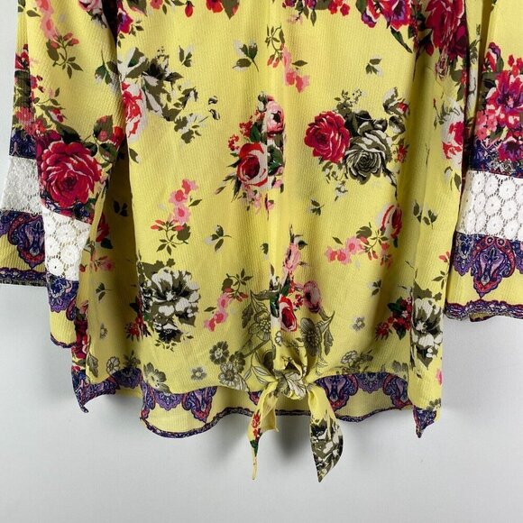 Fig and Flower Floral Popover Blouse Size 2X Yellow Lace Detail 3/4 Sleeves - Picture 3 of 11